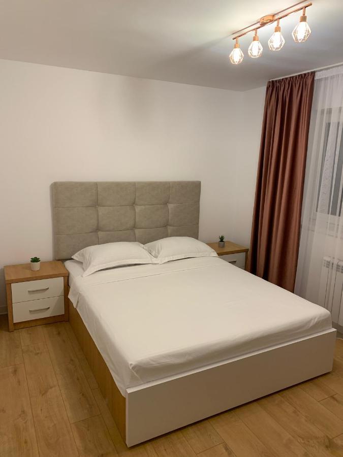 Sunny Apartment In Suceava Buitenkant foto