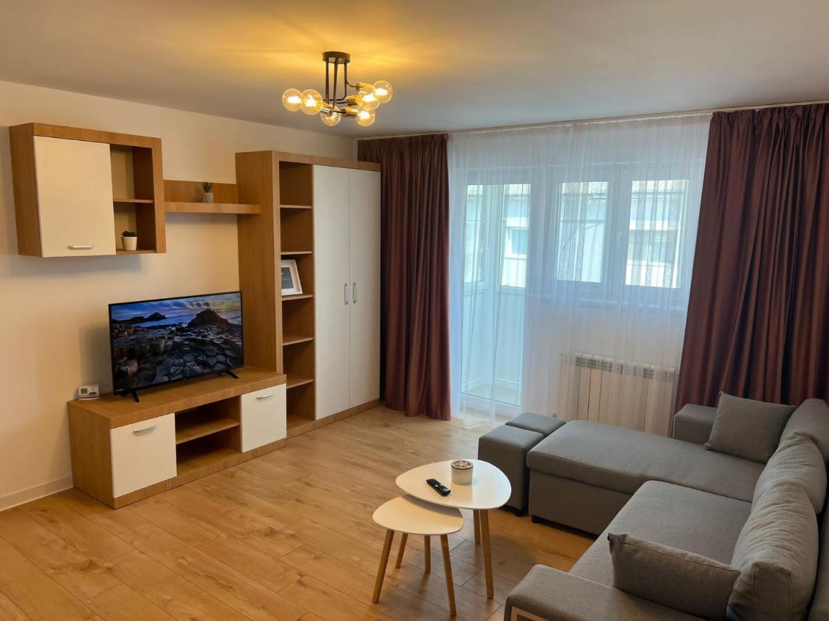 Sunny Apartment In Suceava Buitenkant foto